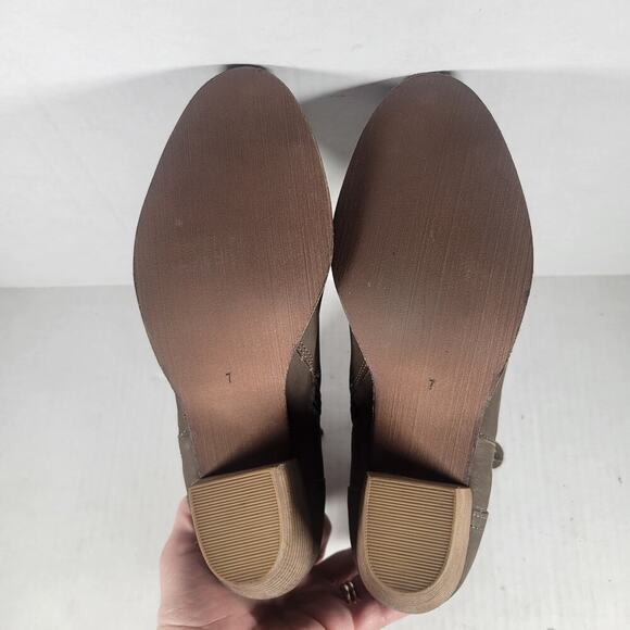 NWT Diba Sequoia Classic Western Feminine Taupe Suede Block Heel Bootie Size 8.5 - Picture 6 of 7